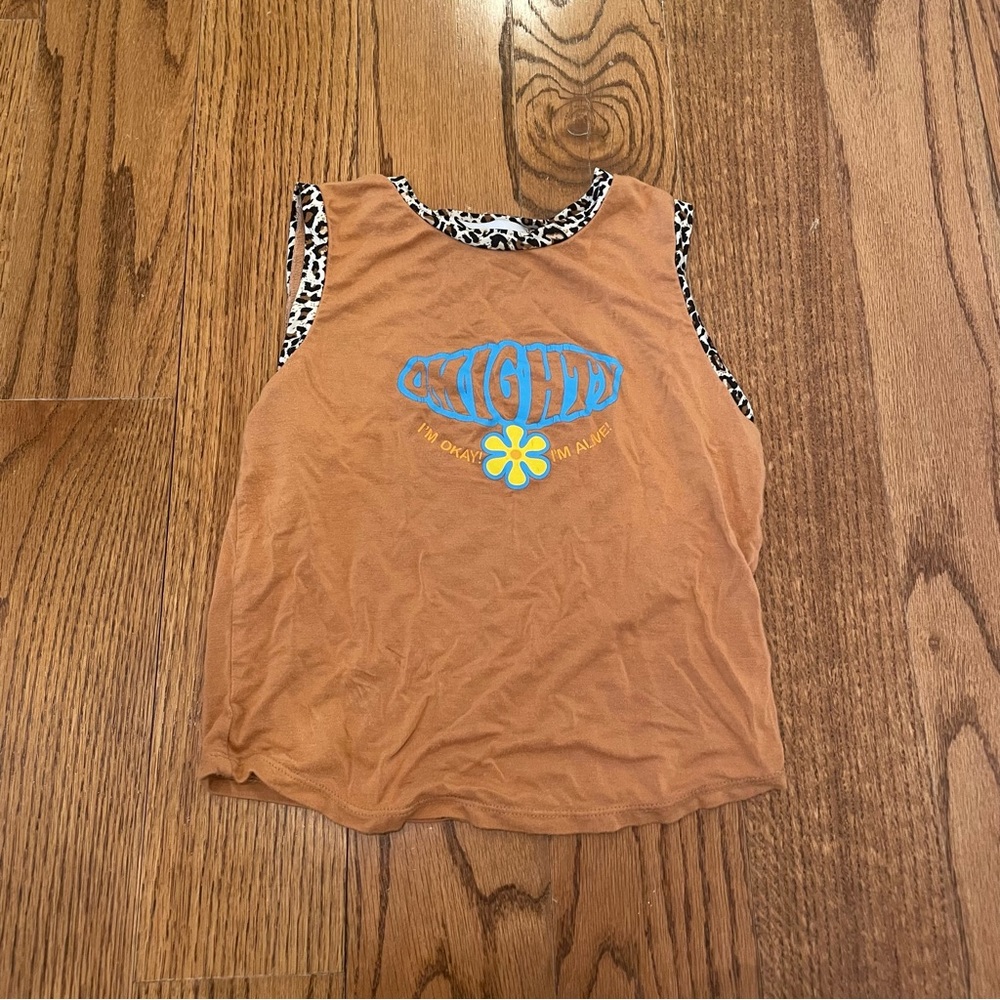 Omighty Women's Tan and cheetah print crop top